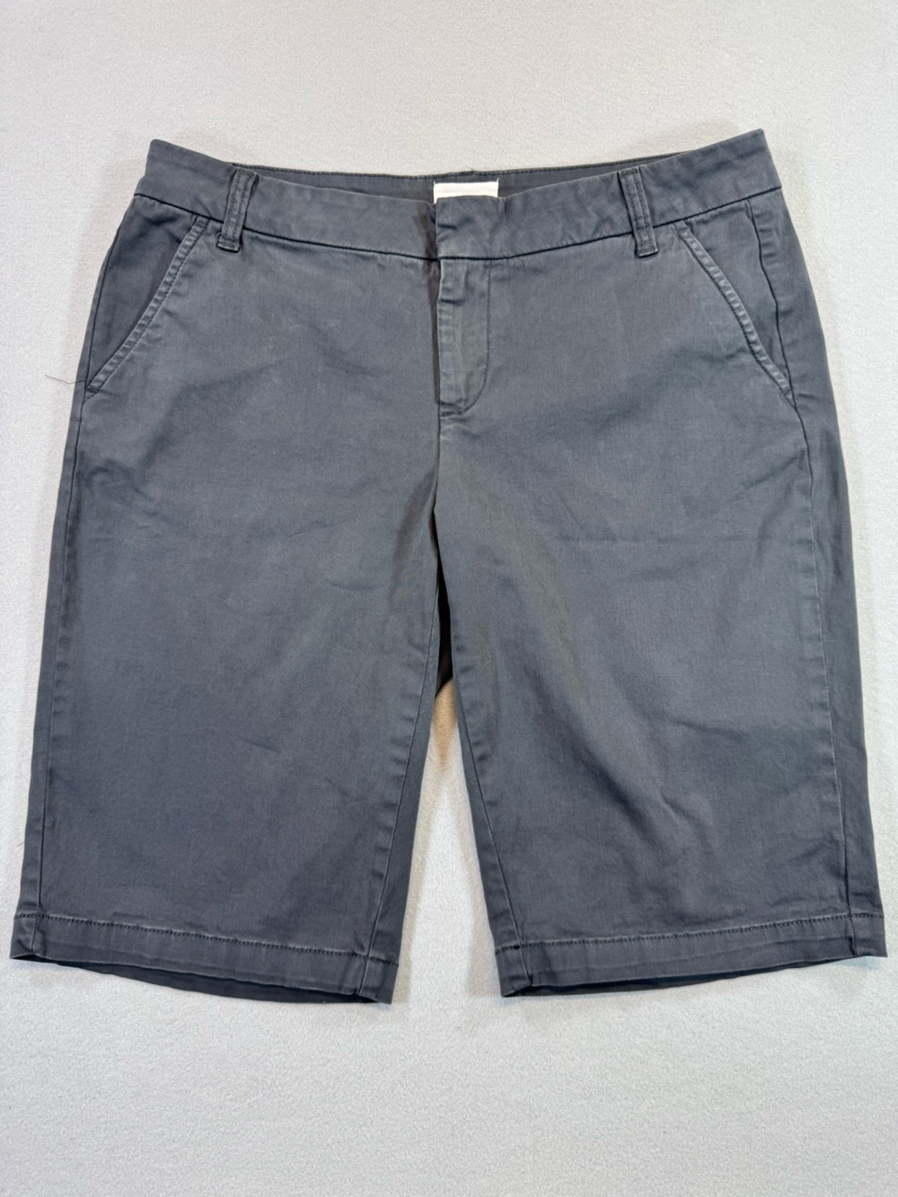 Women's‎ Caslon Classic Flat-Front Bermuda Chino Shorts - Charcoal